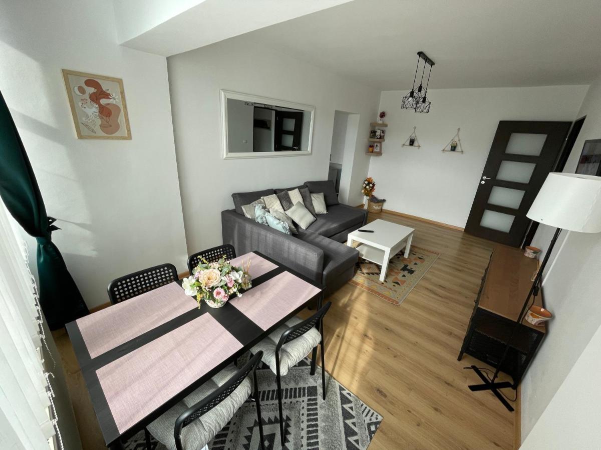 Apartament Cina Husi Luaran gambar