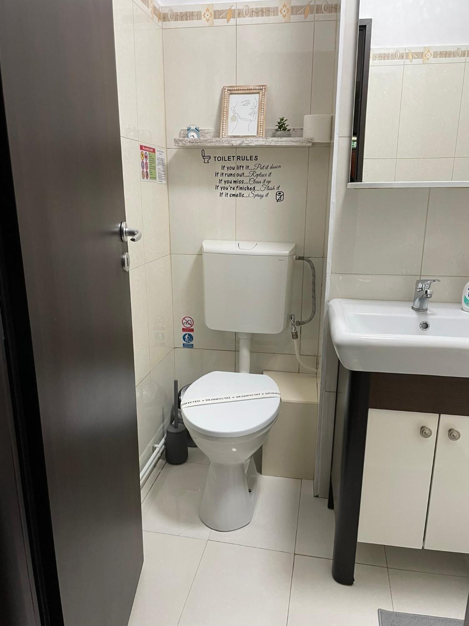 Apartament Cina Husi Luaran gambar